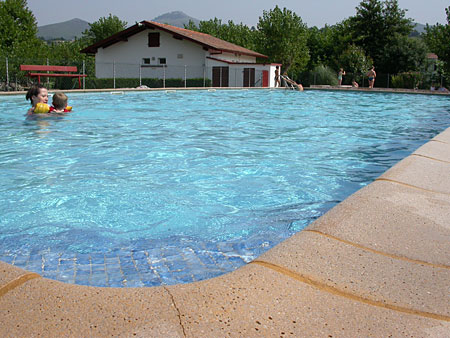 Zwembad op camping Alegra